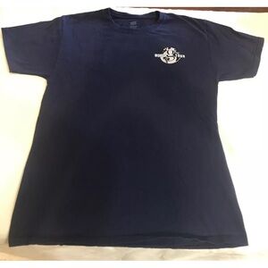 GARTH BROOKS/TRISHA YEARWOOD WORLD TOUR 2017 MEDIUM BLUE TSHIRT.